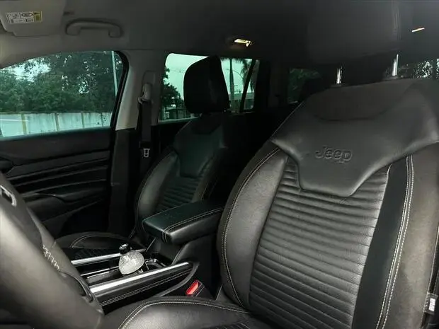 Jeep COMMANDER 1.3 T270 TURBO FLEX LONGITUDE AT6
