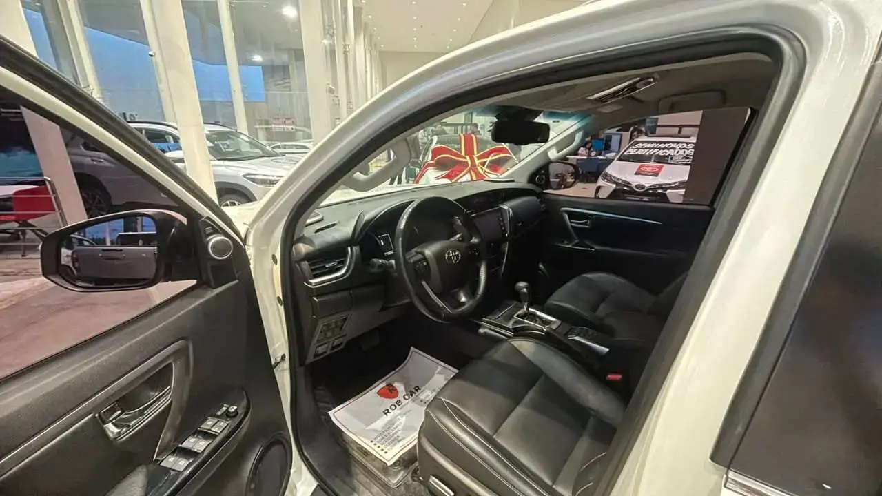 galeria SW4 SRX 5 LUGARES 2.8 4X4