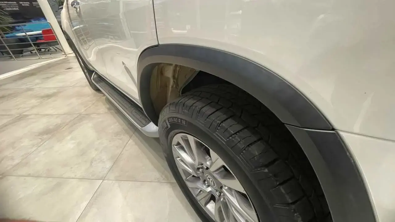 galeria SW4 SRX 5 LUGARES 2.8 4X4