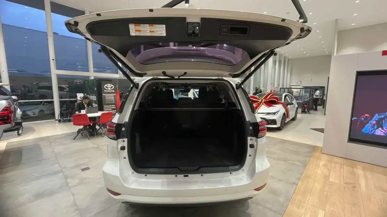 galeria SW4 SRX 5 LUGARES 2.8 4X4