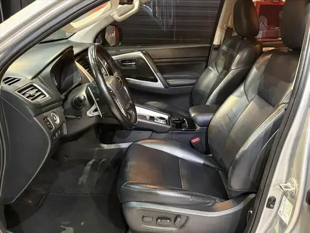 Mitsubishi PAJERO SPORT 2.4 16V MIVEC TURBO DIESEL HPE-S AWD AUTOMÁTICO