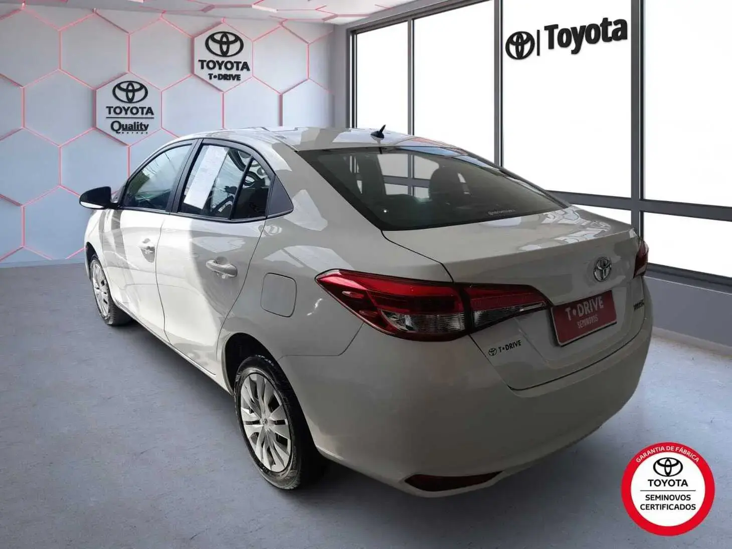 galeria Yaris Sedan