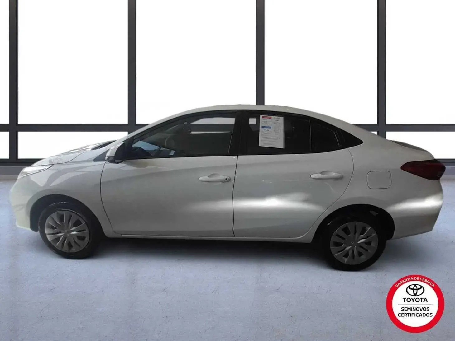 galeria Yaris Sedan