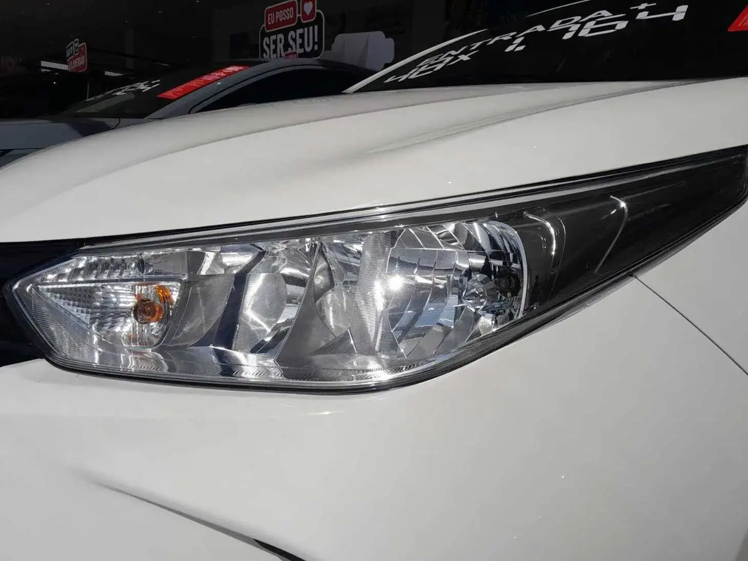 galeria Yaris Sedan
