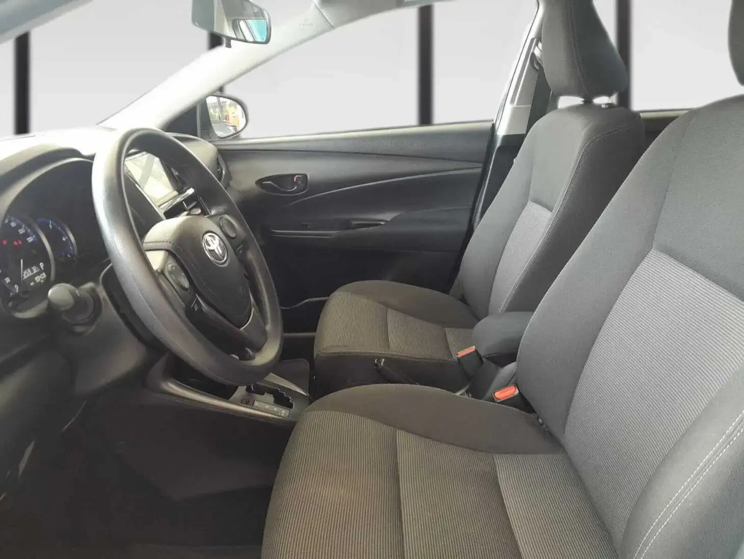 galeria Yaris Sedan
