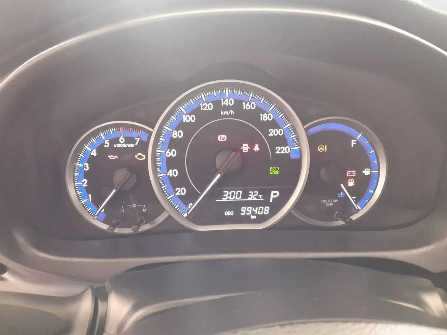 galeria Yaris Sedan