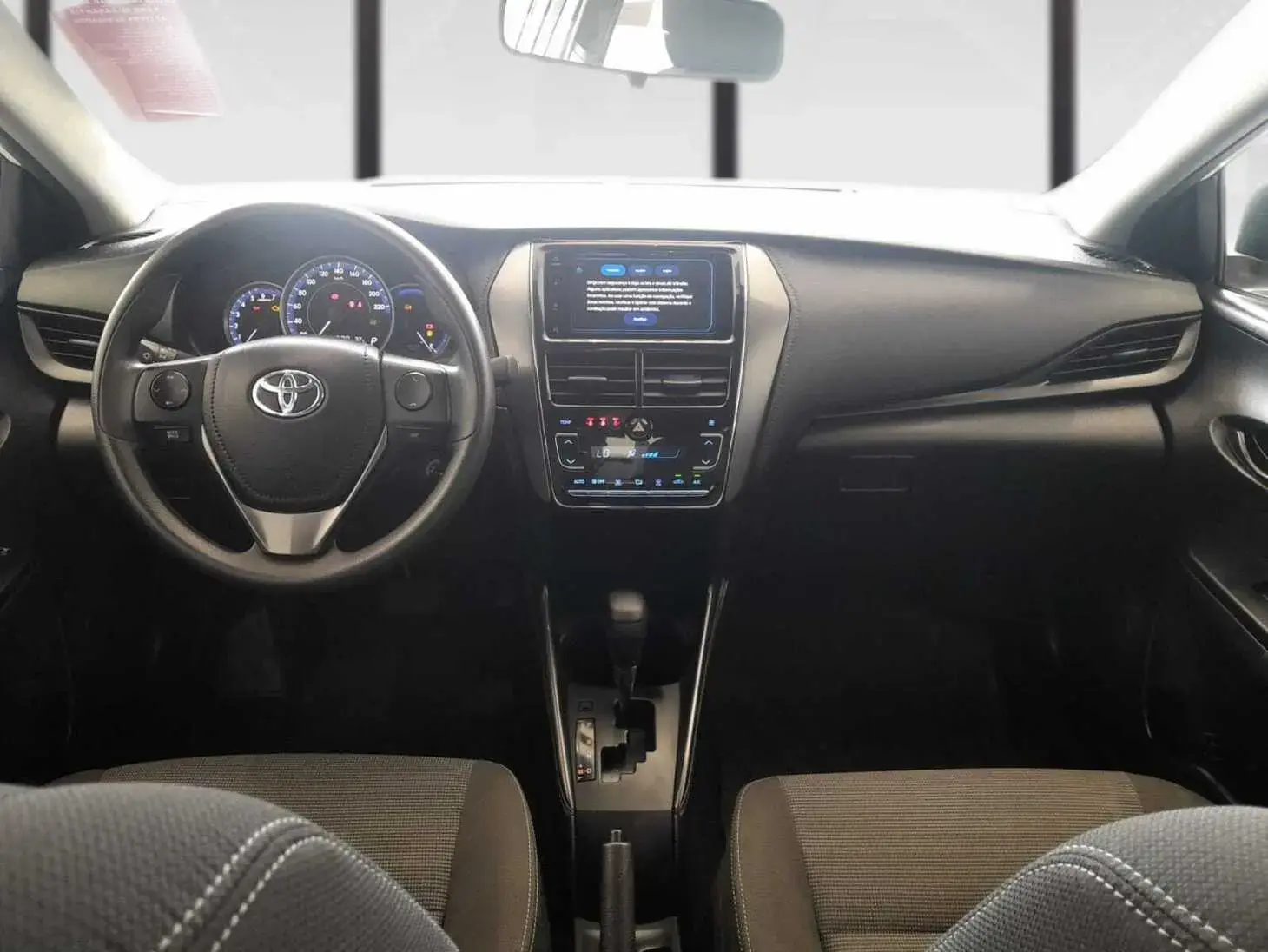 galeria Yaris Sedan