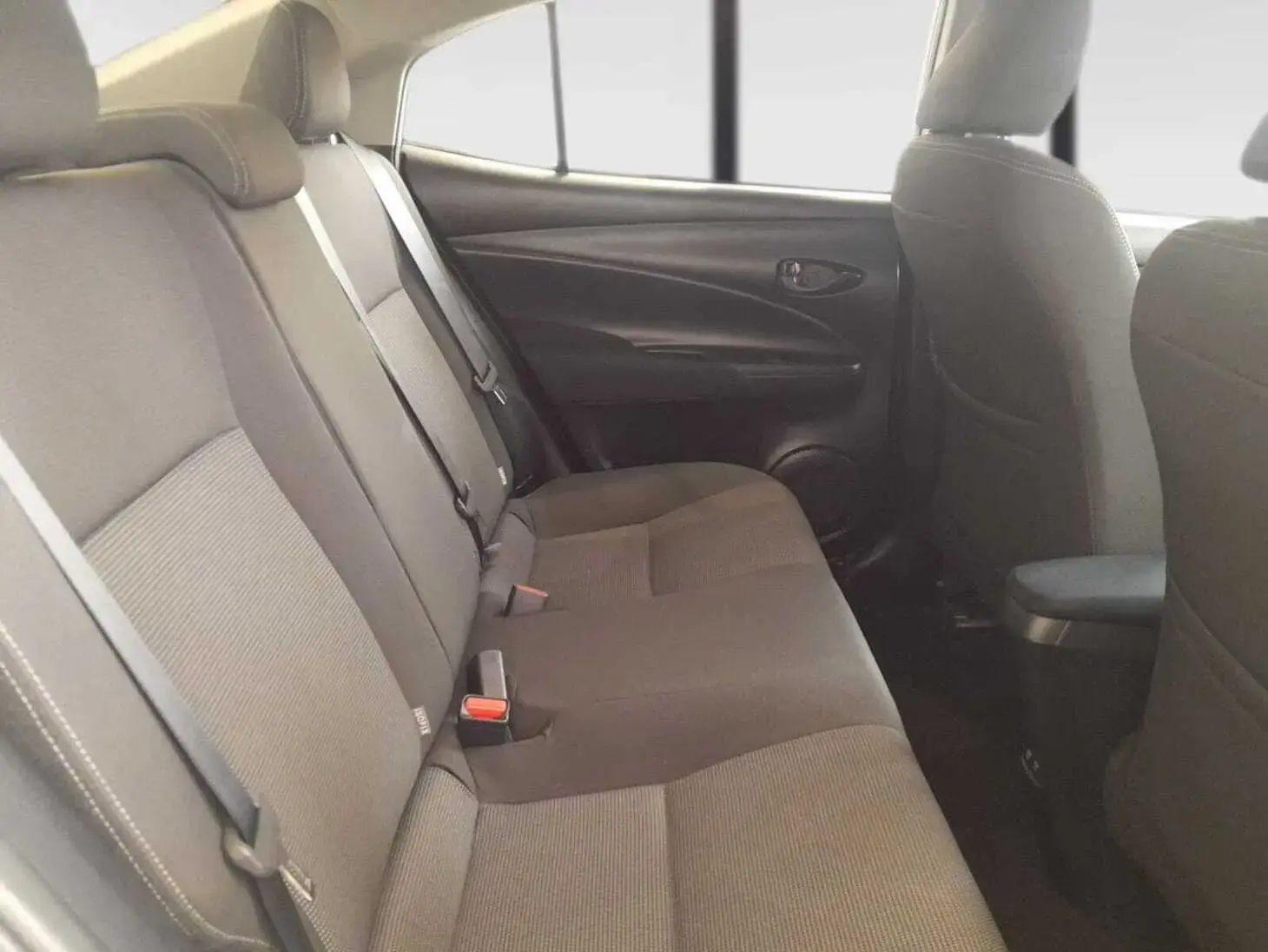 galeria Yaris Sedan