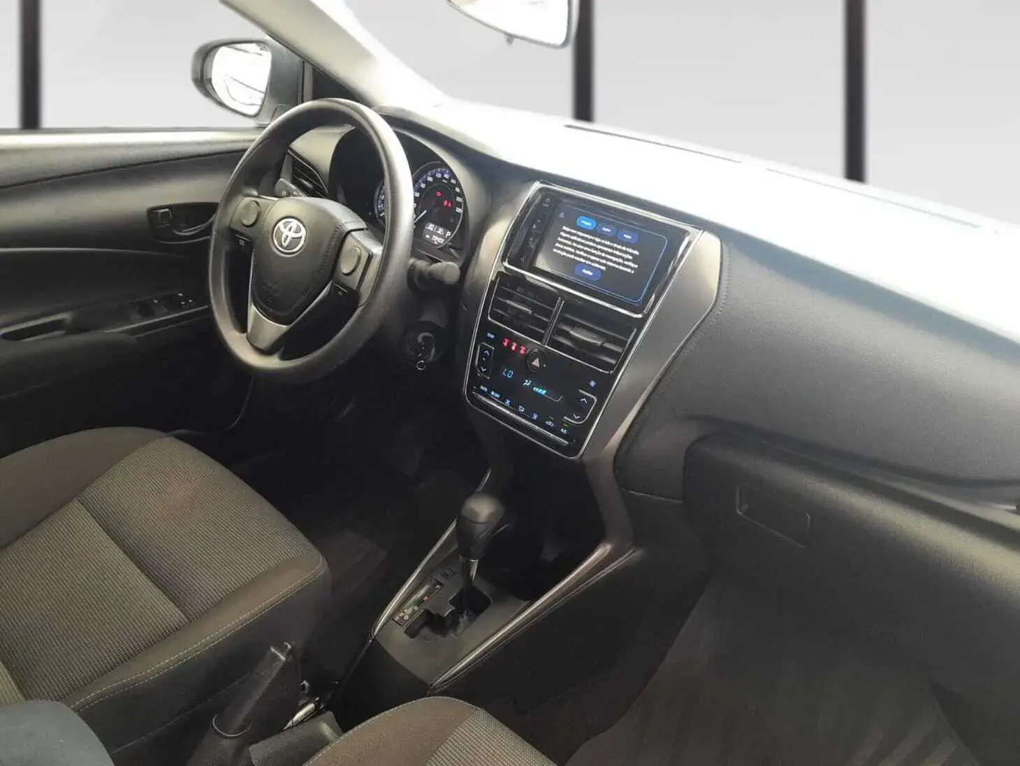 galeria Yaris Sedan