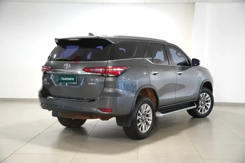 galeria HILUX SW4