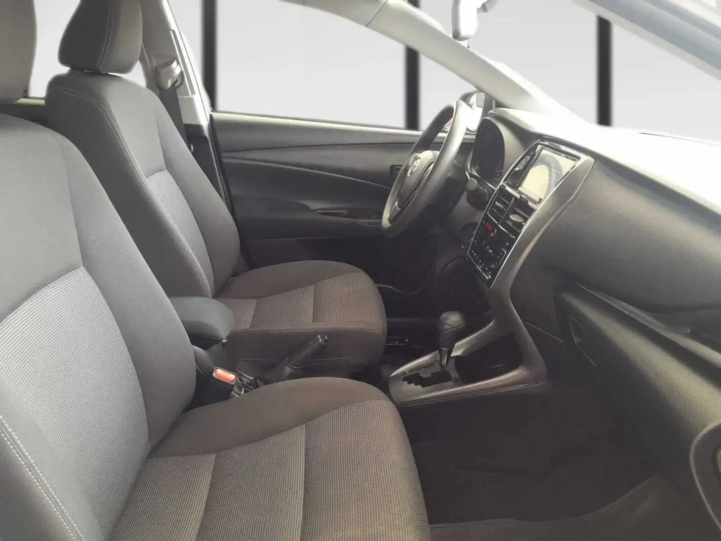 galeria Yaris Sedan