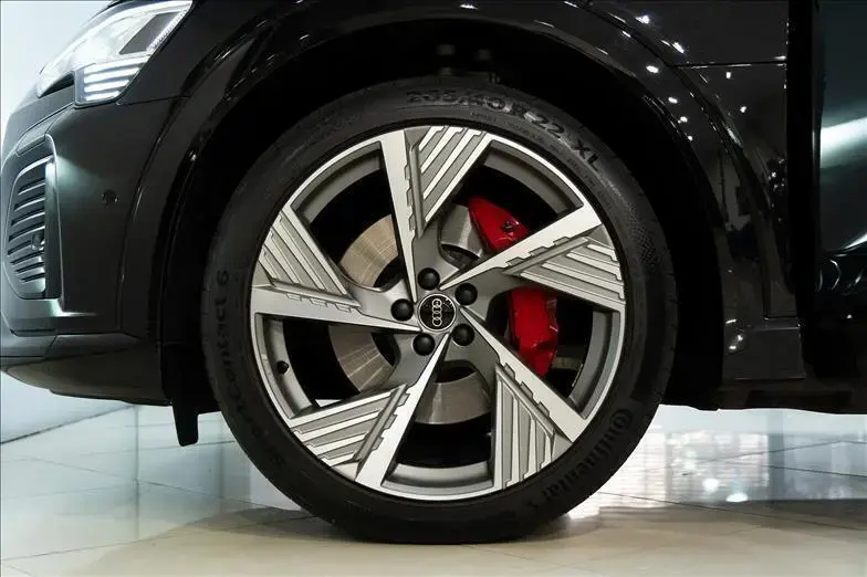 galeria Q8 E-TRON