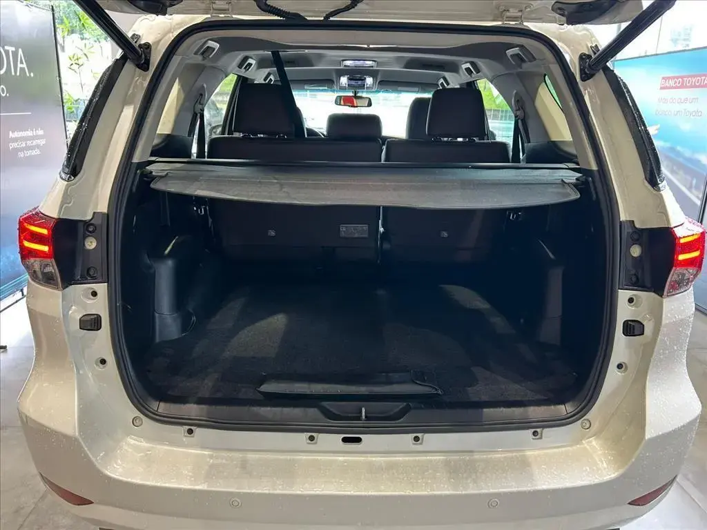 galeria HILUX SW4