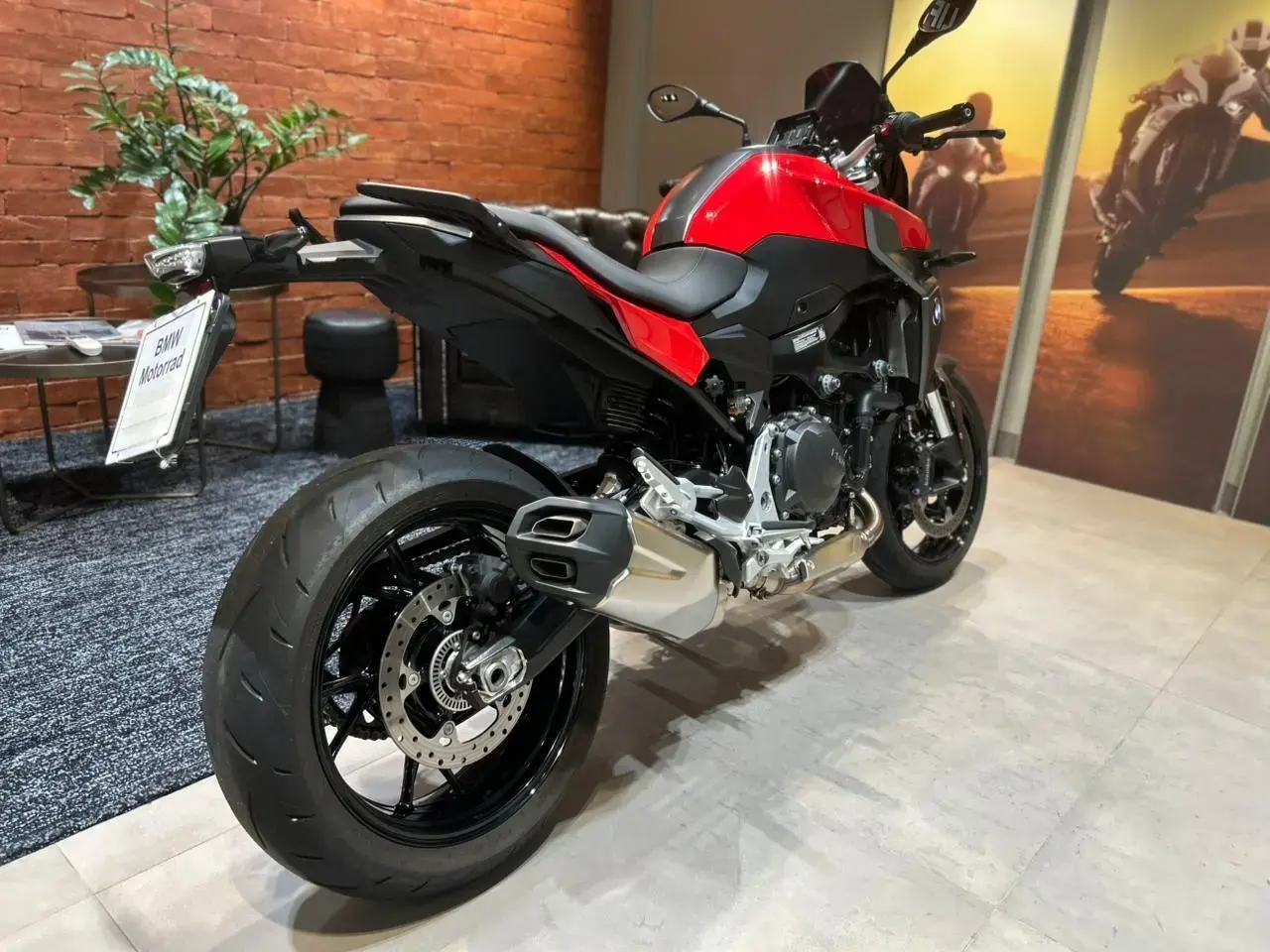 galeria F 900 R