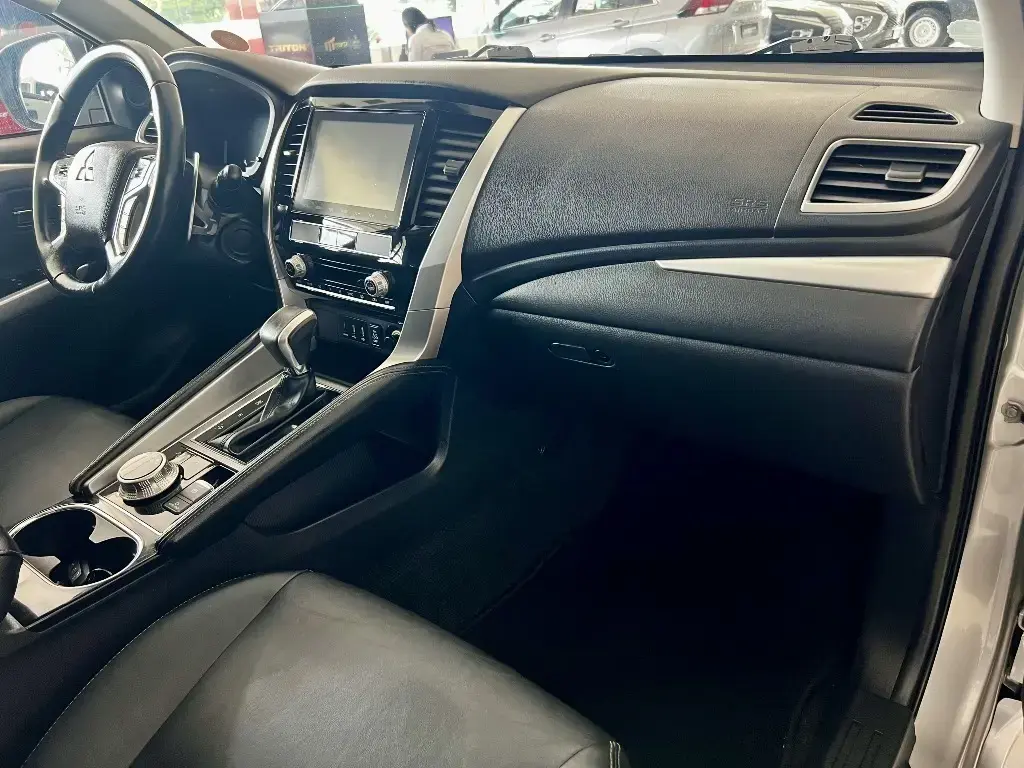 galeria PAJERO SPORT
