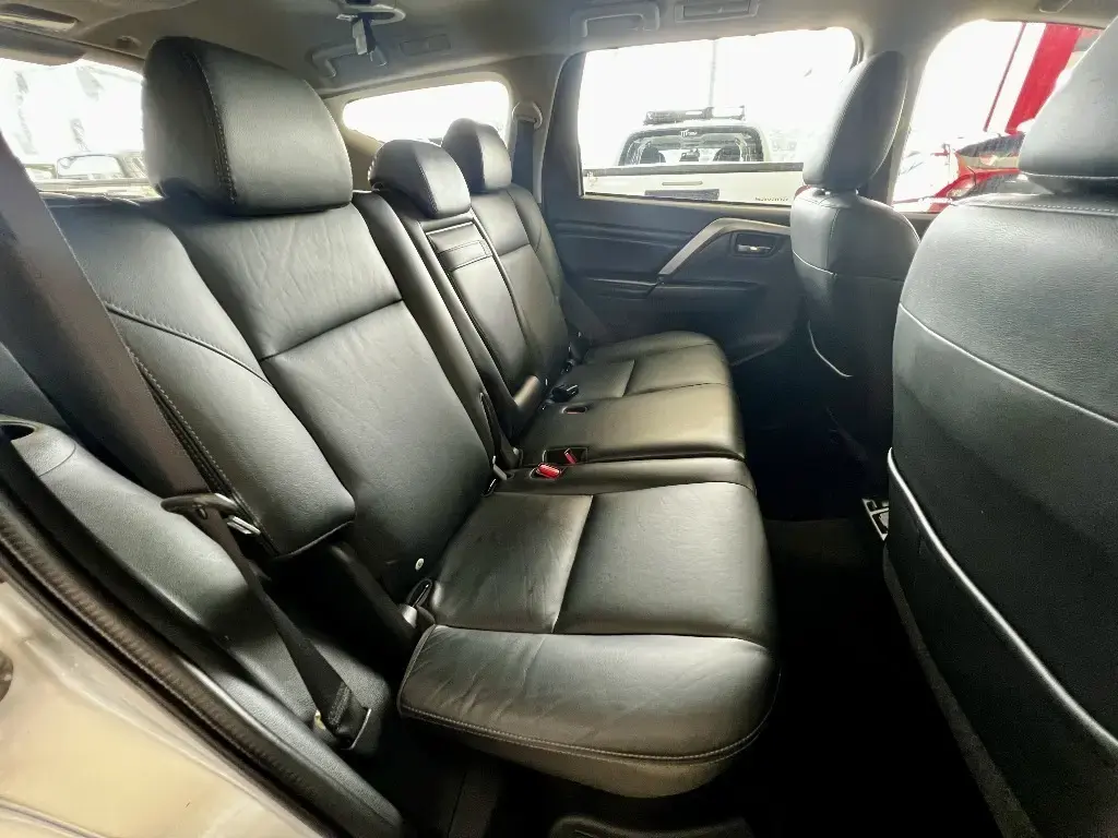 galeria PAJERO SPORT