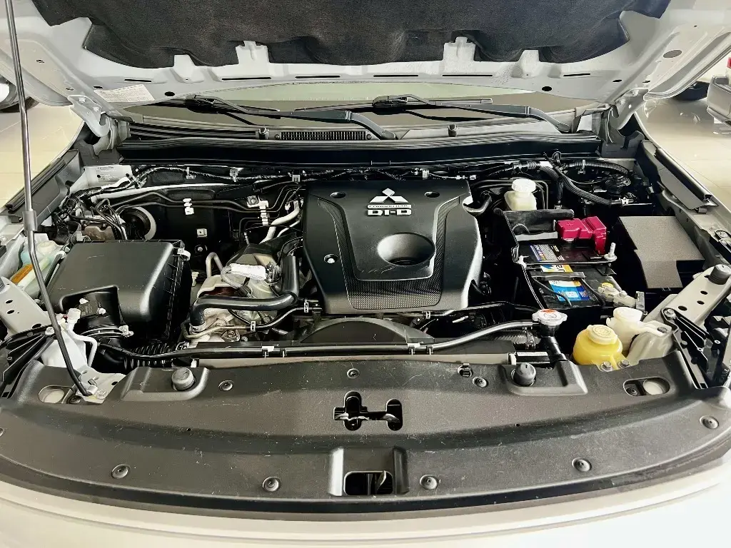 galeria PAJERO SPORT
