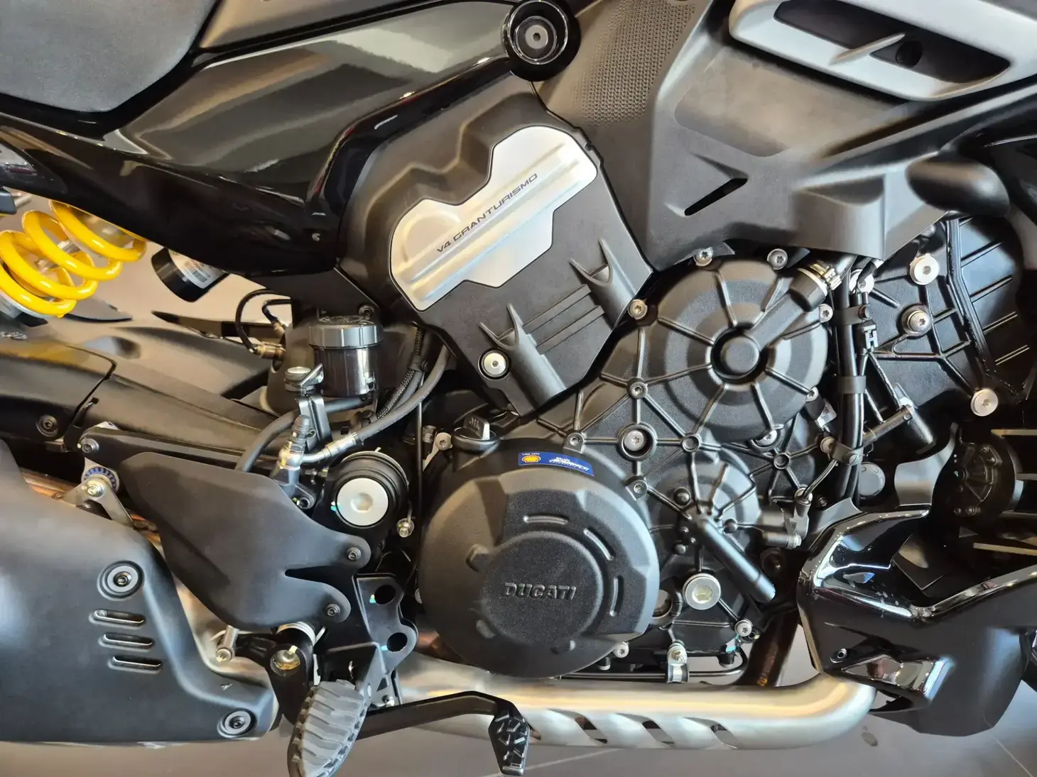 galeria DUCATI DIAVEL V4