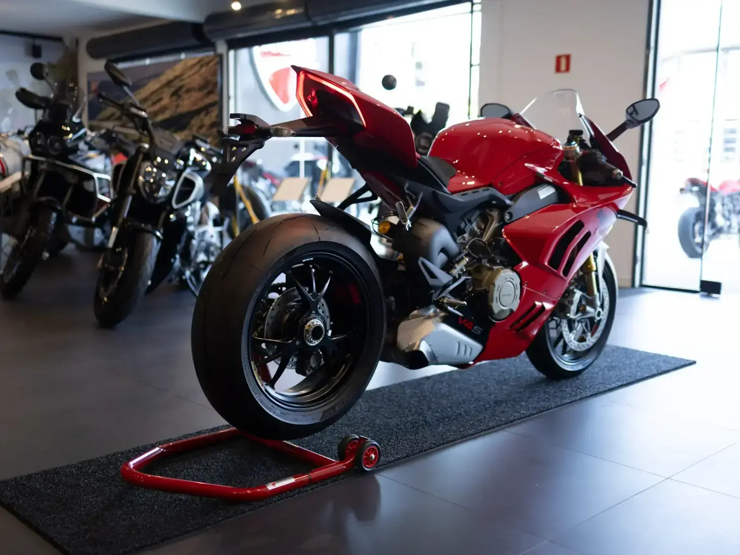 galeria DUCATI PANIGALE V4 S