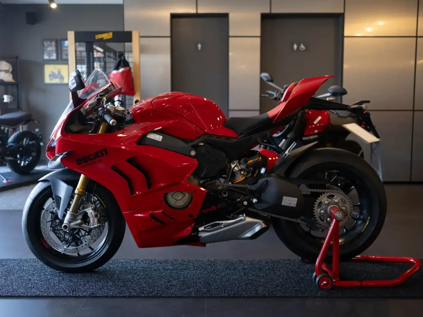 galeria DUCATI PANIGALE V4 S