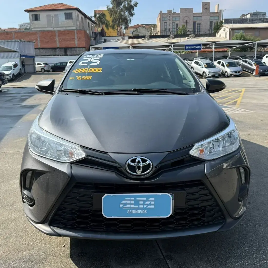 galeria Yaris Sedan