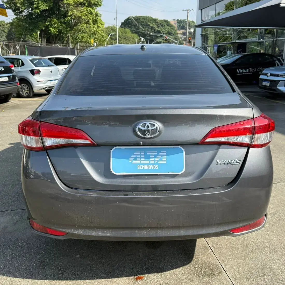 galeria Yaris Sedan