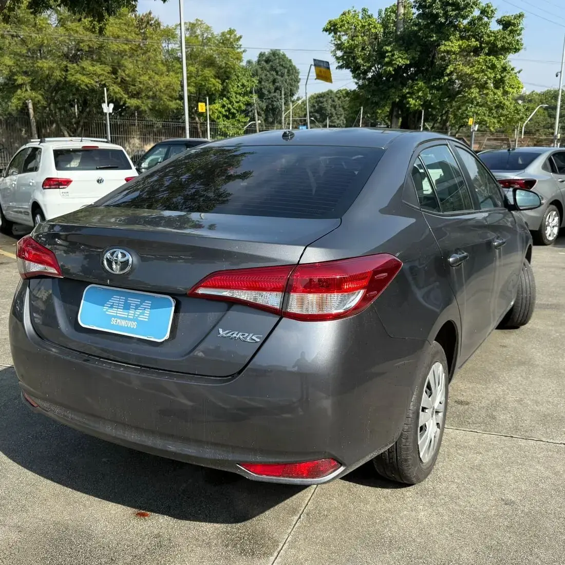 galeria Yaris Sedan