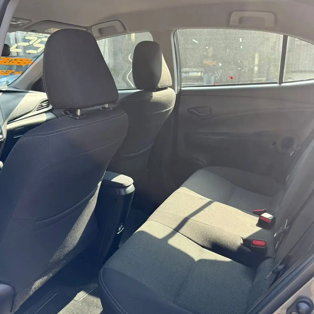 galeria Yaris Sedan