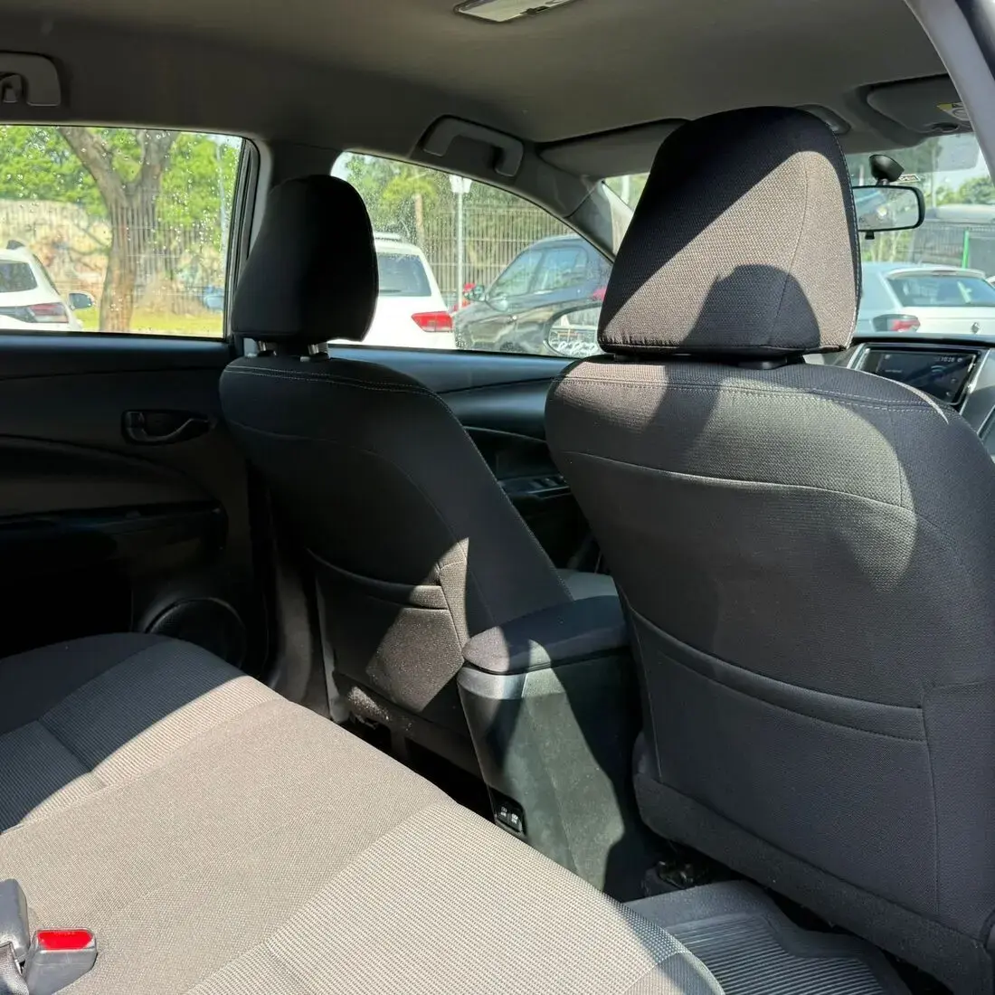 galeria Yaris Sedan