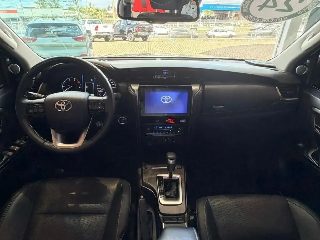 galeria HILUX SW4