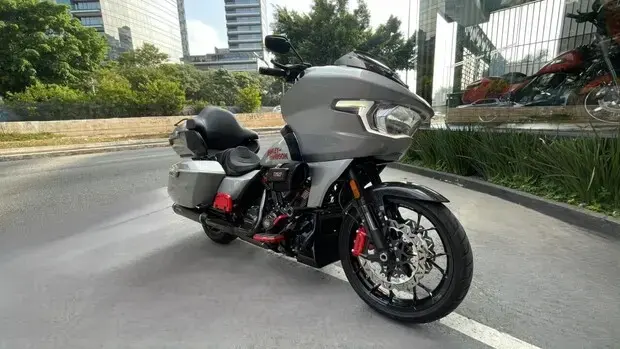Harley Davidson CVO Road Glide ST