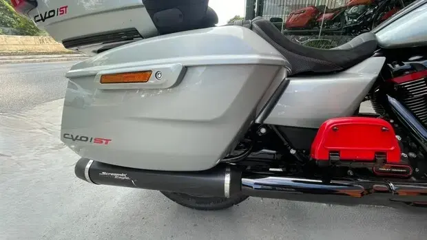 Harley Davidson CVO Road Glide ST