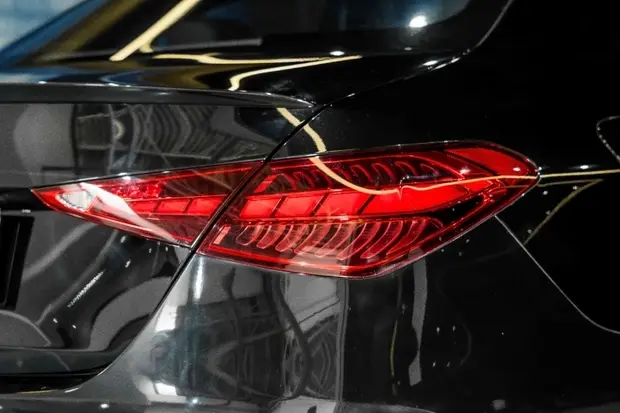 Mercedes Benz C 300 2.0 EQ BOOST HÍBRIDO AMG LINE 9G-TRONIC