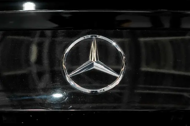 Mercedes Benz C 300 2.0 EQ BOOST HÍBRIDO AMG LINE 9G-TRONIC