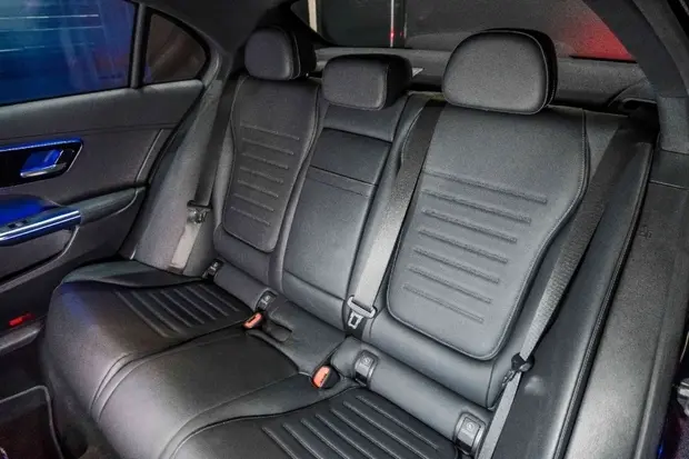 Mercedes Benz C 300 2.0 EQ BOOST HÍBRIDO AMG LINE 9G-TRONIC