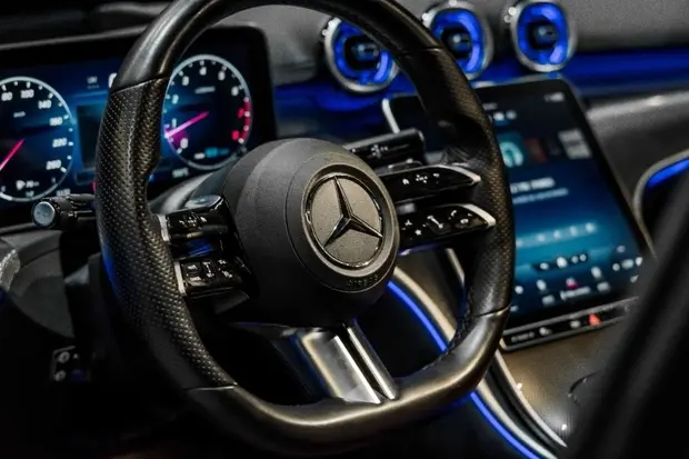 Mercedes Benz C 300 2.0 EQ BOOST HÍBRIDO AMG LINE 9G-TRONIC