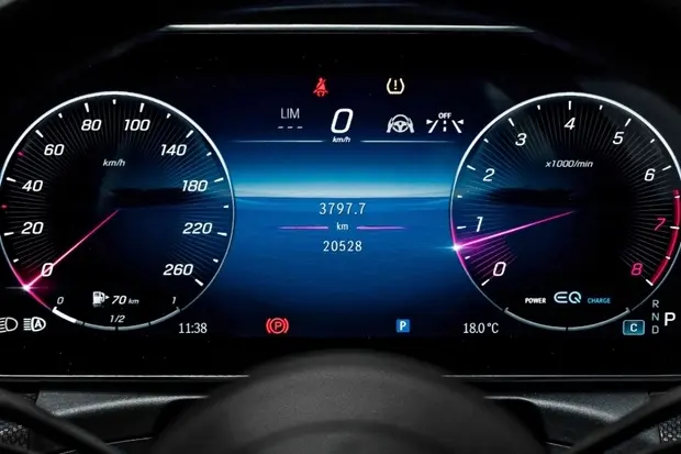 Mercedes Benz C 300 2.0 EQ BOOST HÍBRIDO AMG LINE 9G-TRONIC