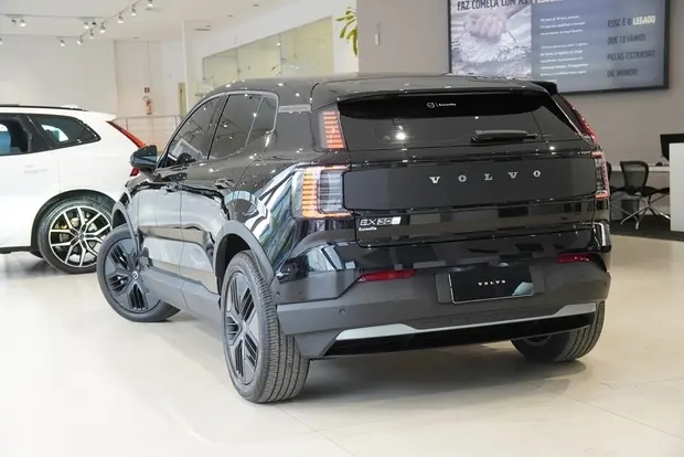 Volvo EX30 69 KW ELÉTRICO CROSS COUNTRY