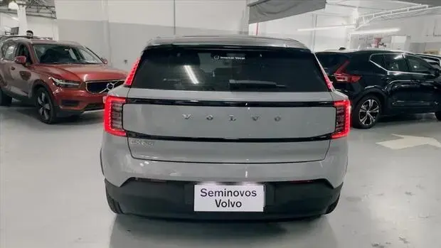 Volvo EX30 51 KW ELÉTRICO CORE