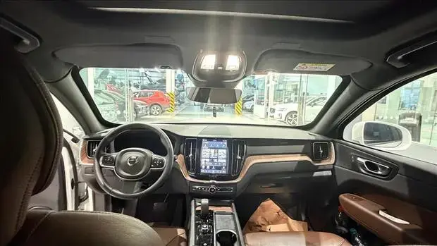 Volvo XC60 2.0 T8 RECHARGE PLUS AWD GEARTRONIC
