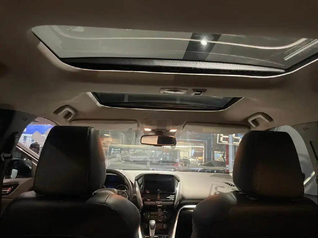 galeria ECLIPSE CROSS