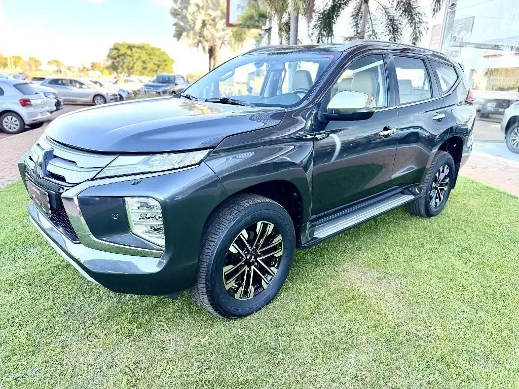 galeria PAJERO SPORT