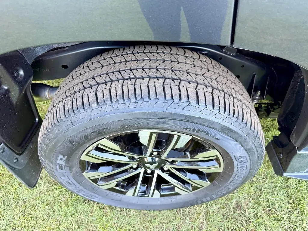 galeria PAJERO SPORT