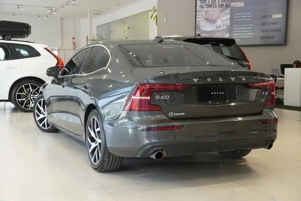 Volvo S60 2.0 T4 MOMENTUM GASOLINA 4P AUTOMÁTICO