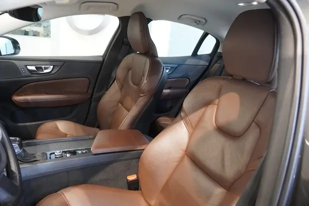 Volvo S60 2.0 T4 MOMENTUM GASOLINA 4P AUTOMÁTICO