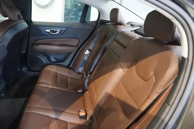 Volvo S60 2.0 T4 MOMENTUM GASOLINA 4P AUTOMÁTICO
