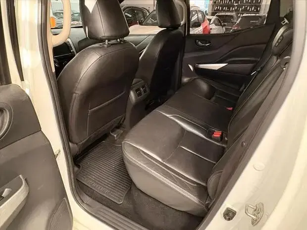 Nissan FRONTIER 2.3 16V TURBO DIESEL XE CD 4X4 AUTOMÁTICO