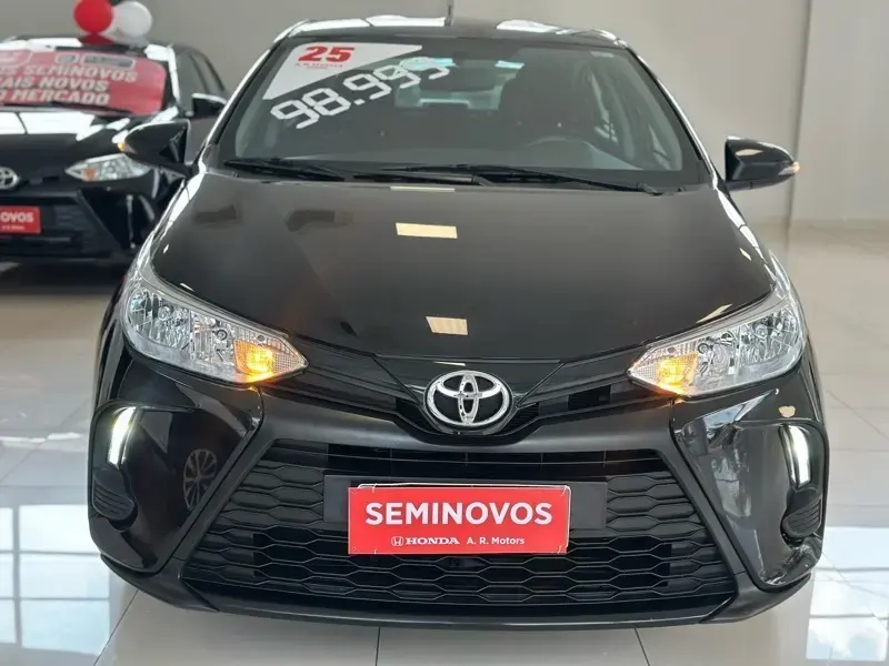 galeria Yaris Sedan