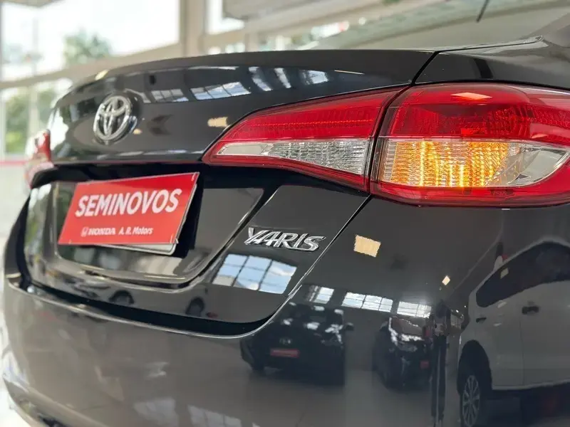 galeria Yaris Sedan