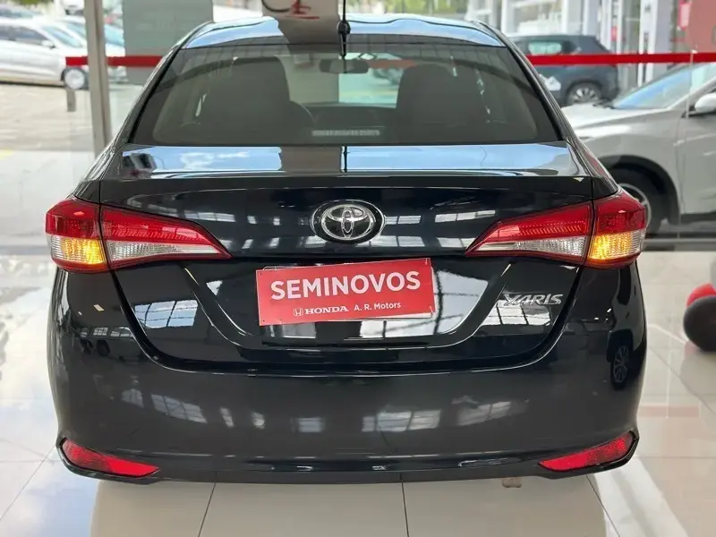 galeria Yaris Sedan